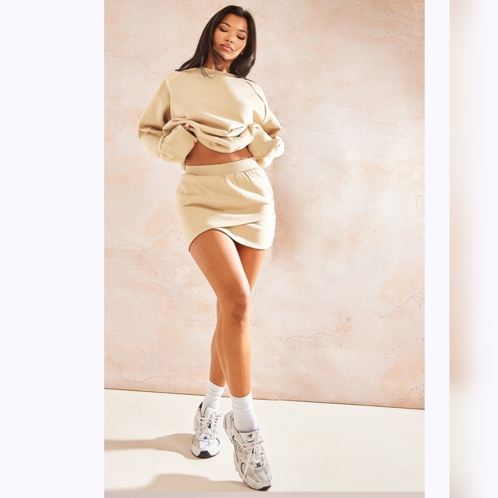 FINAL PRICE DROP NWT PrettyLittleThing Cream Mini Skirt Crewneck Matching Set
